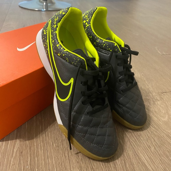 nike tiempo legacy indoor